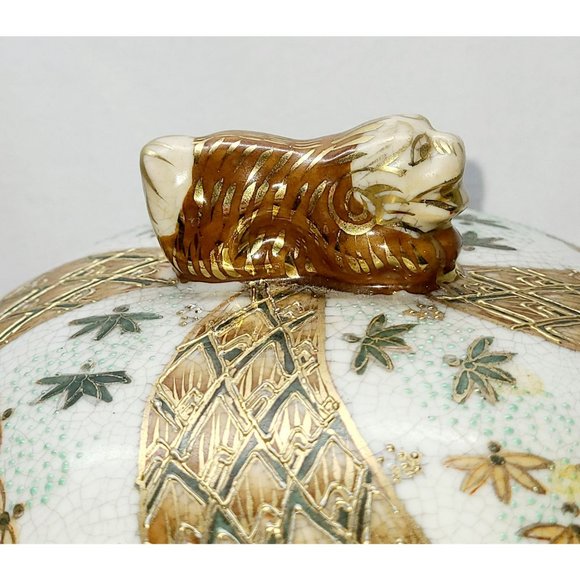 Asian inspired hand painted lidded cache pot - Picture 2 of 12